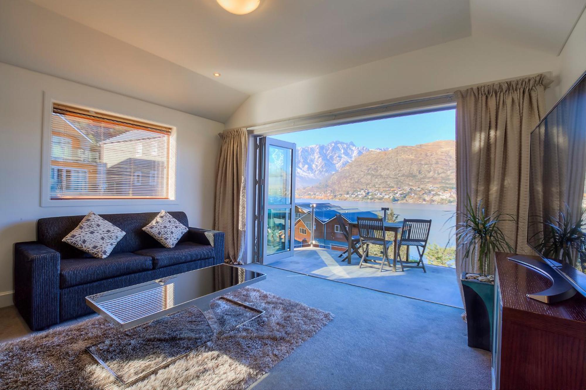 Alpine Vista - Queenstown Holiday Home エクステリア 写真