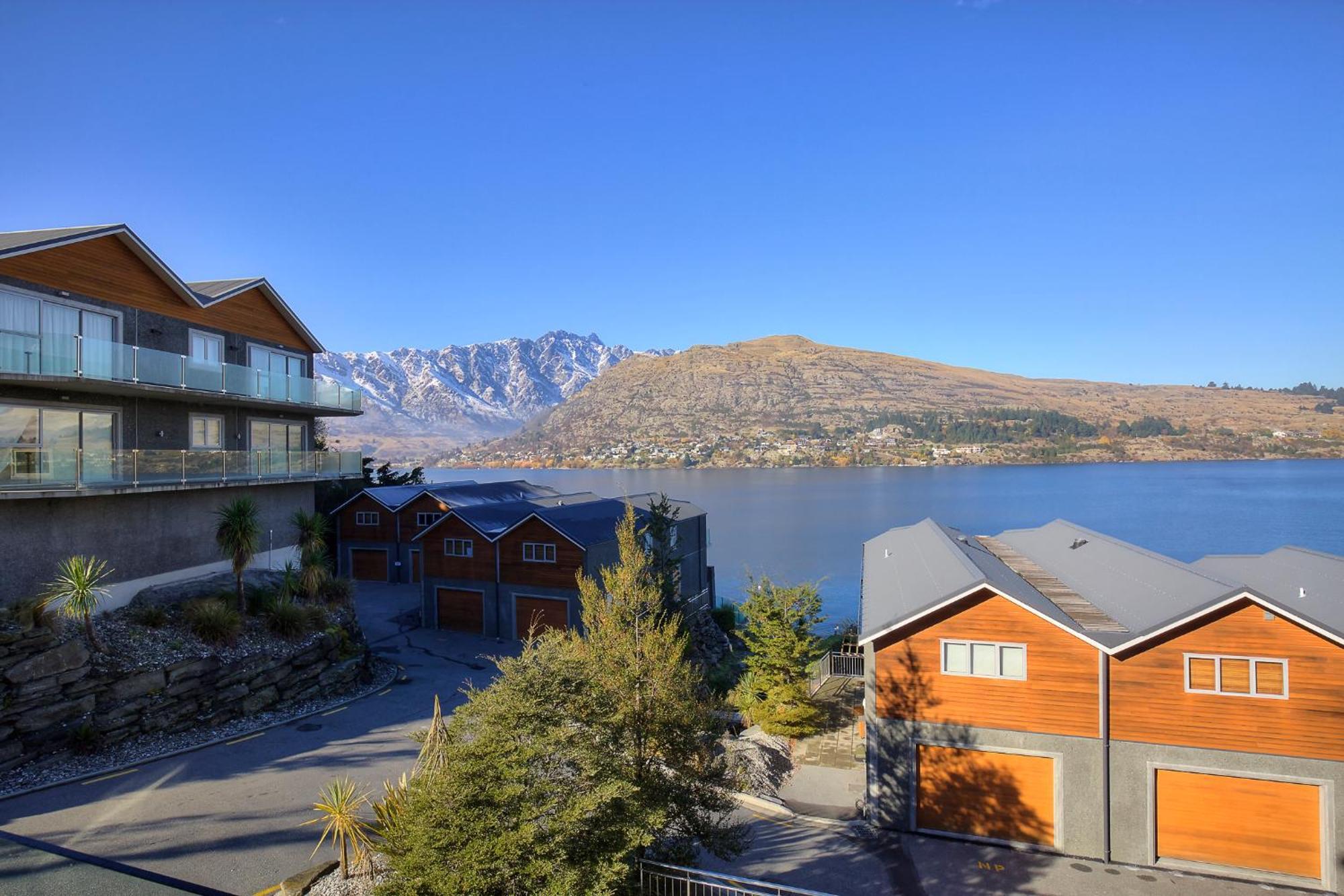 Alpine Vista - Queenstown Holiday Home エクステリア 写真